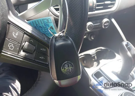 2024 Alfa Romeo Giulia Veloce Rwd из США, поврежденный, VIN ZARFAMBN9R7677677